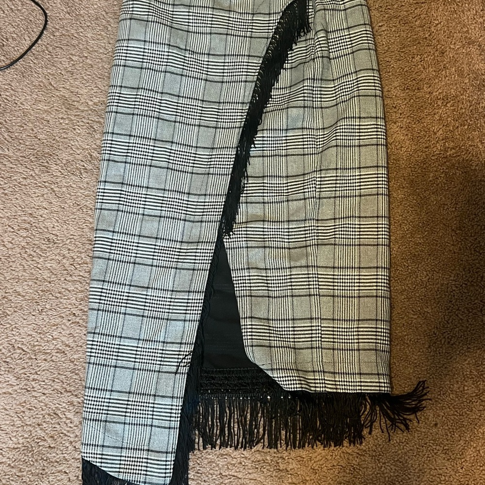 DYLANLEX Gray Plaid Fringe Trim Midi Wrap Skirt Sz Med Never worn Dylan Lex